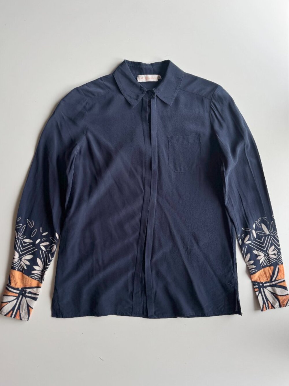 TORY BURCH Navy Blue Python 100% Silk Crepe Floral Long Sleeve Blouse, Size 0 - Picture 5 of 13